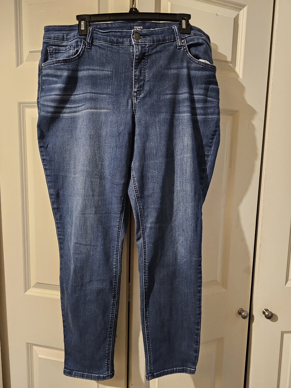 crown & ivy Women's Medium Blue Skinny Jeans